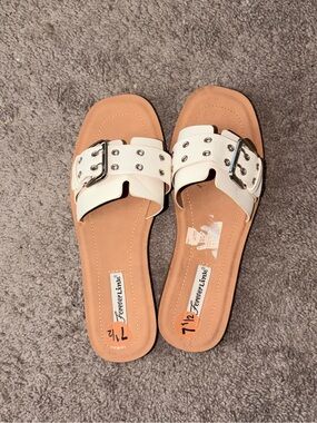 Women Buckle Sandals **PLEASE READ**